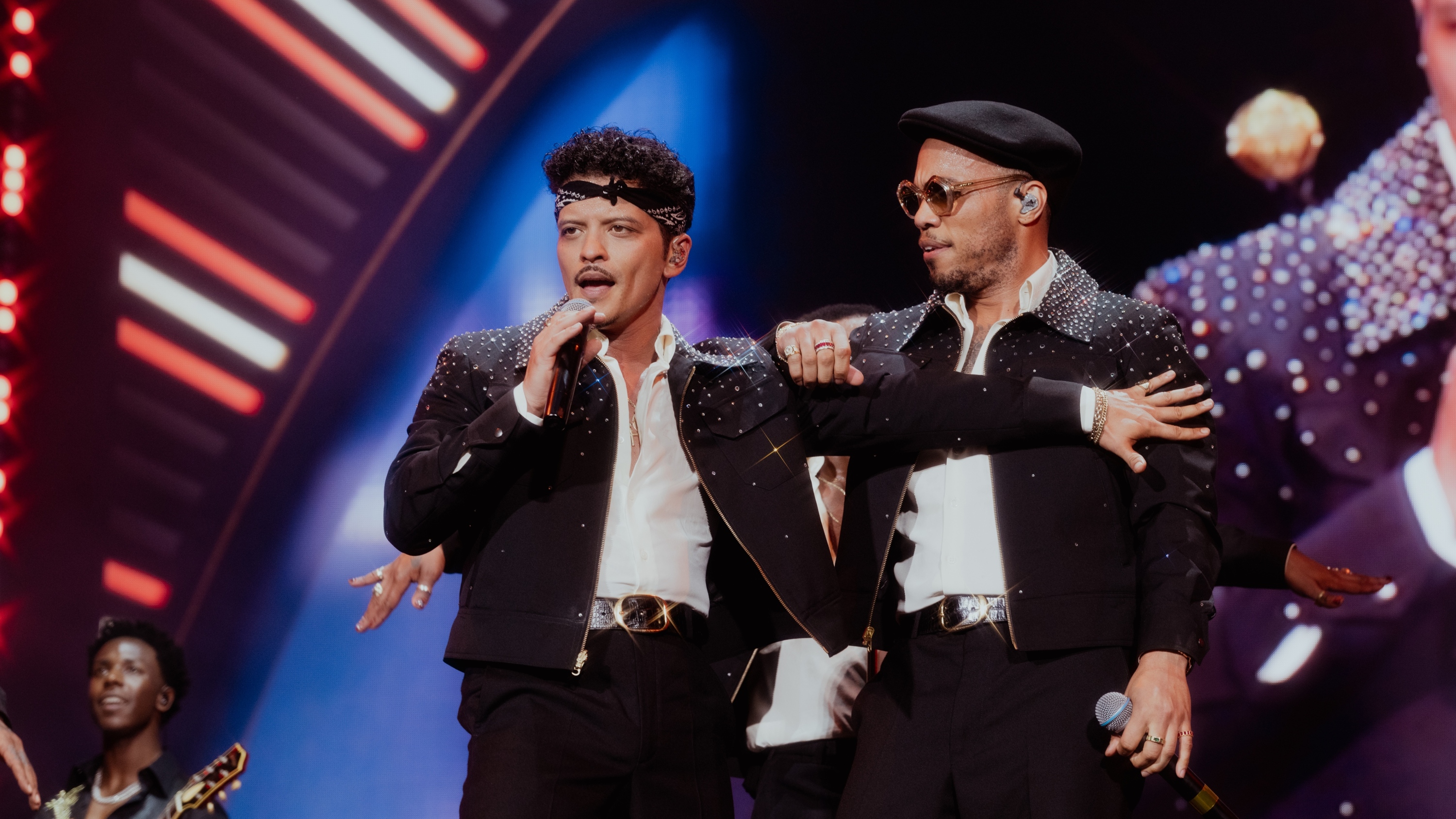 Bruno Mars Anderson .Paak The Romantic Tour