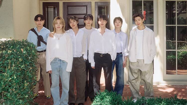 BTS 演唱会香港站2027开锣！BTS 香港演唱会门票：优先购票及公开发售日期、票价、购票连结、歌单