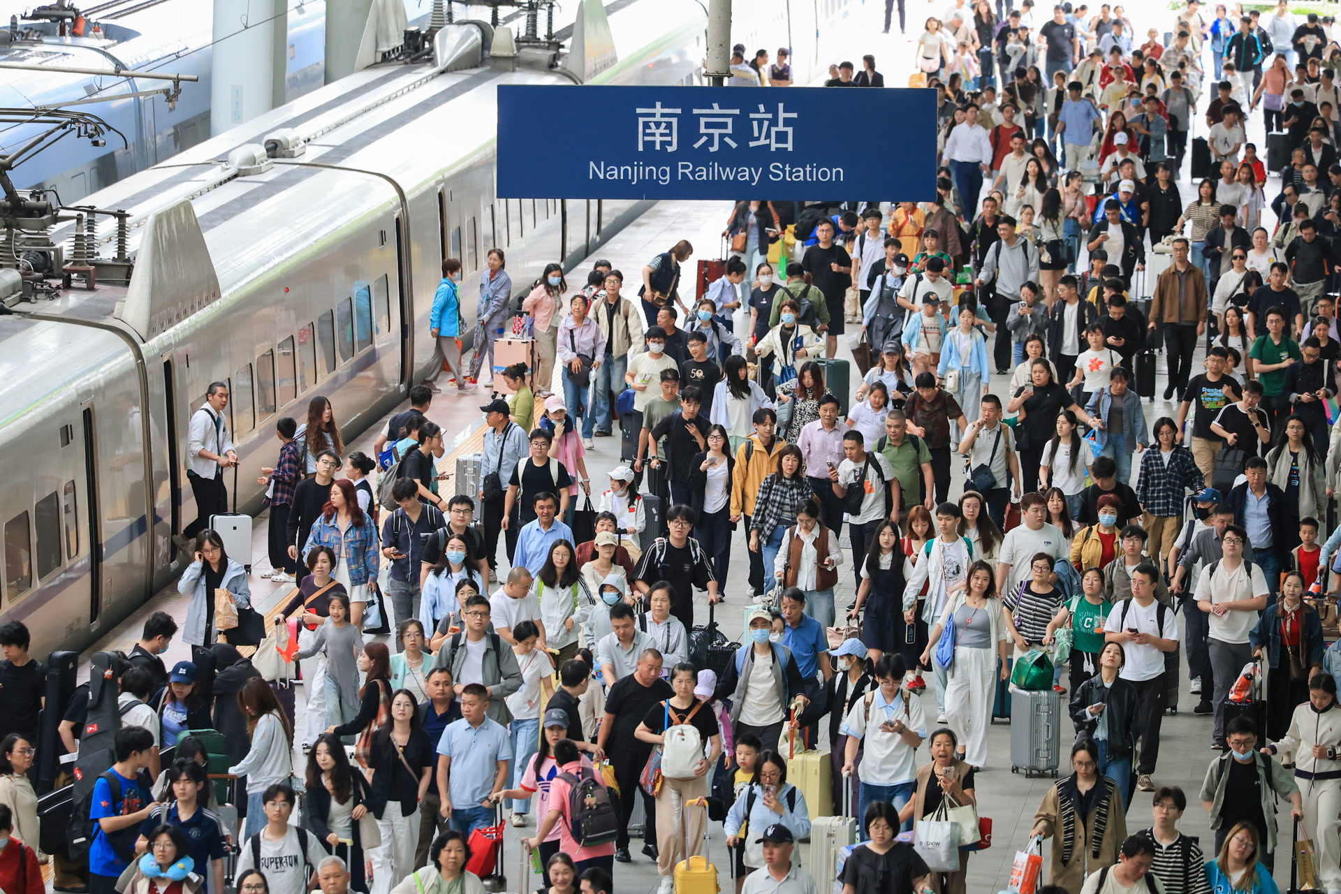 国庆假期过半 中国消费市场平稳有序