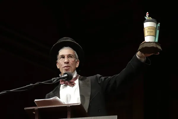 蟑螂奶、擤鼻涕、有钱人抢糖：2026搞笑诺贝尔奖，笑完还想鼓掌